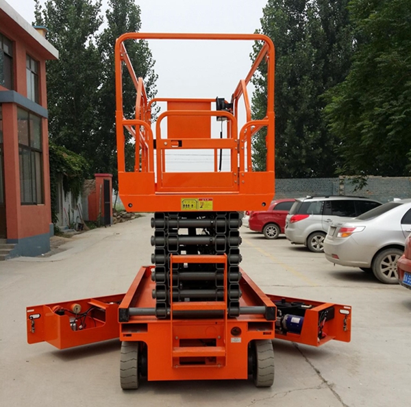 電動升降平臺使用及作業(yè)注意事項(xiàng)